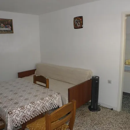 Apartment 874-2 *